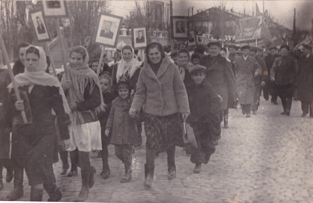 На демонстрации   2